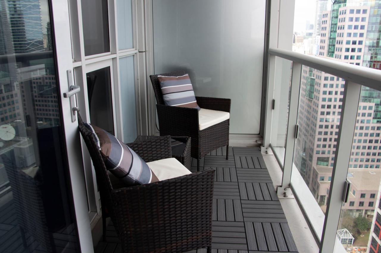 Downtown High-Rise Condo- Cn Tower View Toronto Exterior photo